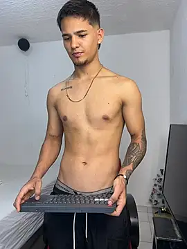 Alex mojica online show from February 7, 6:17 am