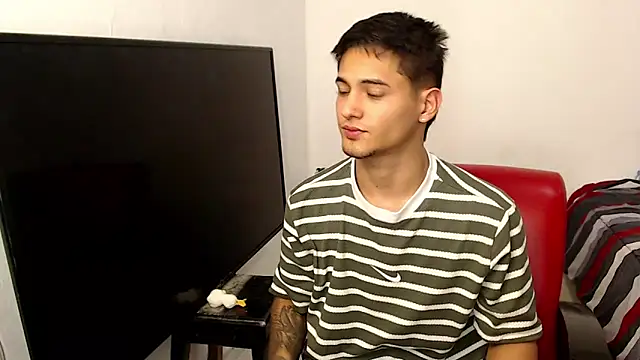 Alex mojica online show from February 18, 6:09 am