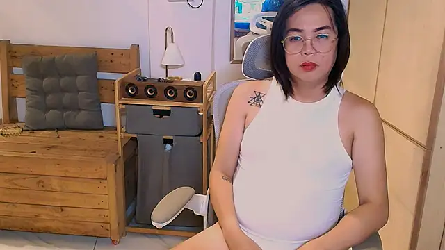 Snapshot of moriliciousxxx chatting on September 16, 12:11 am moriliciousxxx online show from September 16, 12:11 am