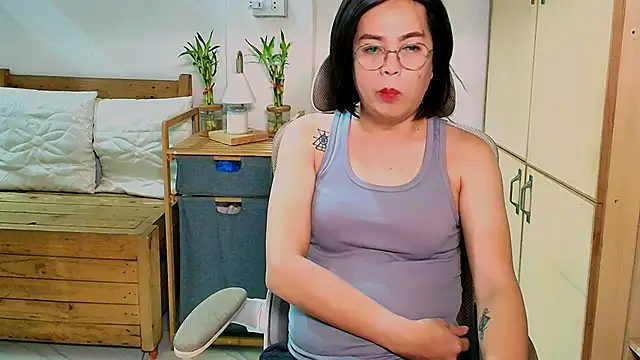 Snapshot of moriliciousxxx chatting on May 7, 11:32 pm moriliciousxxx online show from May 7, 11:32 pm