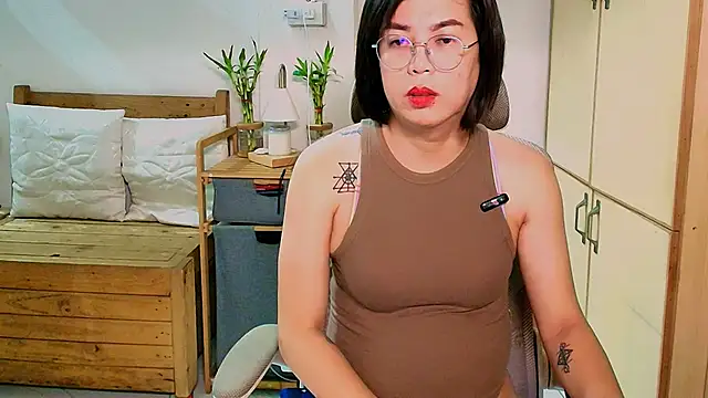 Snapshot of moriliciousxxx chatting on May 12, 11:46 pm moriliciousxxx online show from May 12, 11:46 pm