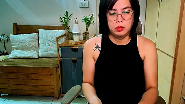 Snapshot of moriliciousxxx chatting on May 25, 10:49 pm moriliciousxxx online show from May 25, 10:49 pm