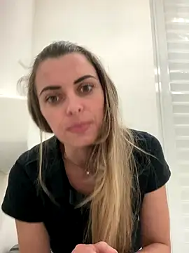 Snapshot of SweetGraciosa chatting on September 18, 8:11 pm SweetGraciosa online show from September 18, 8:11 pm