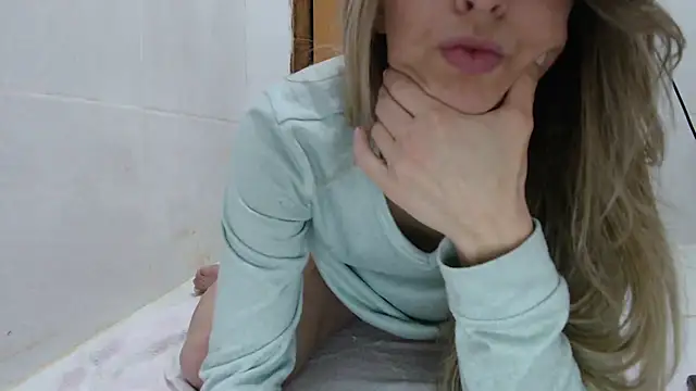 Snapshot of SweetGraciosa chatting on September 27, 3:33 am SweetGraciosa online show from September 27, 3:33 am