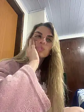 Snapshot of SweetGraciosa chatting on November 23, 11:15 pm SweetGraciosa online show from November 23, 11:15 pm