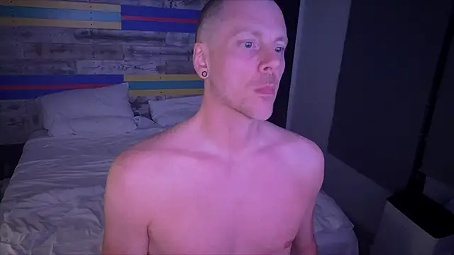 Snapshot of lukas_24 chatting on August 4, 3:43 am lukas 24 online show from August 4, 3:43 am