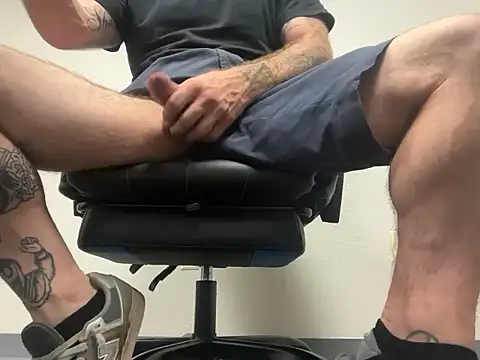 Snapshot of bearcub300 chatting on September 22, 7:27 pm bearcub300 online show from September 22, 7:27 pm