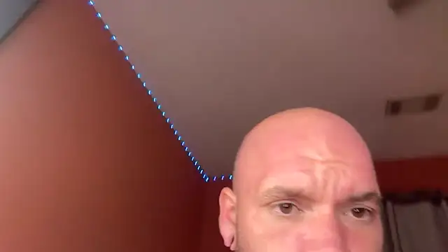 Snapshot of bearcub300 chatting on November 6, 5:08 am bearcub300 online show from November 6, 5:08 am