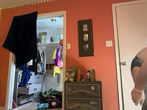 Snapshot of bearcub300 chatting on November 8, 1:39 am bearcub300 online show from November 8, 1:39 am