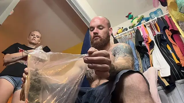 Snapshot of bearcub300 chatting on November 14, 5:39 am bearcub300 online show from November 14, 5:39 am