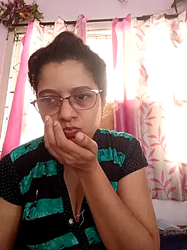 Snapshot of thanusi_2 chatting on September 10, 4:34 am thanusi 2 online show from September 10, 4:34 am