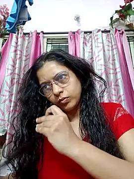 Snapshot of thanusi_2 chatting on October 24, 4:47 pm thanusi 2 online show from October 24, 4:47 pm