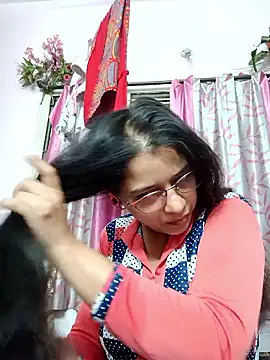 Snapshot of thanusi_2 chatting on October 26, 3:18 pm thanusi 2 online show from October 26, 3:18 pm