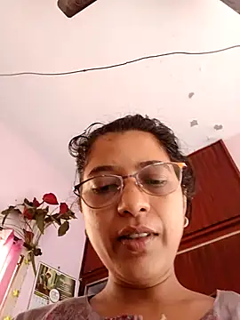 Snapshot of thanusi_2 chatting on October 30, 7:32 am thanusi 2 online show from October 30, 7:32 am