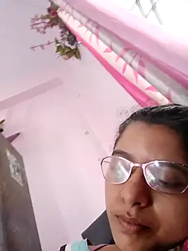 Snapshot of thanusi_2 chatting on November 2, 9:22 am thanusi 2 online show from November 2, 9:22 am