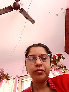 Snapshot of thanusi_2 chatting on November 13, 6:45 am thanusi 2 online show from November 13, 6:45 am