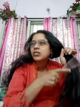 Snapshot of thanusi_2 chatting on November 15, 11:40 am thanusi 2 online show from November 15, 11:40 am