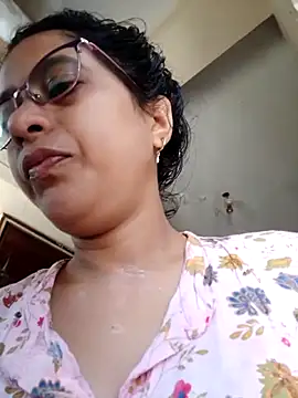 Snapshot of thanusi_2 chatting on November 20, 7:08 am thanusi 2 online show from November 20, 7:08 am