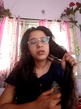 Snapshot of thanusi_2 chatting on November 23, 6:24 am thanusi 2 online show from November 23, 6:24 am