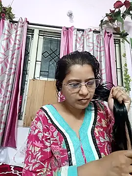 Snapshot of thanusi_2 chatting on November 25, 12:49 pm thanusi 2 online show from November 25, 12:49 pm