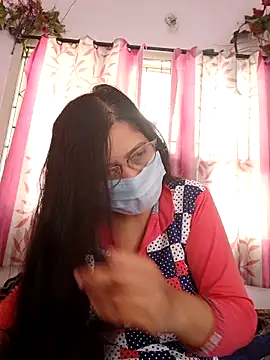 Snapshot of thanusi_2 chatting on December 15, 6:50 am thanusi 2 online show from December 15, 6:50 am