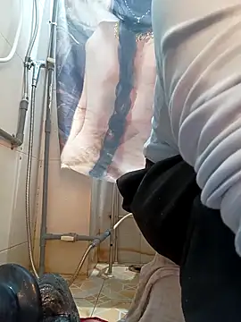 Snapshot of linhlinh_xx87 chatting on February 15, 1:31 pm linhlinh xx87 online show from February 15, 1:31 pm