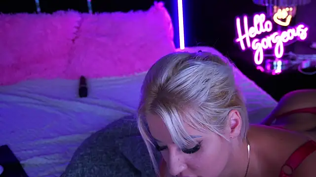 Snapshot of MysticGrace chatting on September 11, 8:36 am MysticGrace online show from September 11, 8:36 am