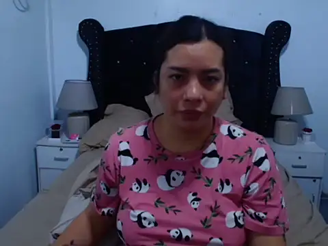 Snapshot of AnnaMedina05 chatting on February 9, 10:47 pm AnnaMedina05 online show from February 9, 10:47 pm