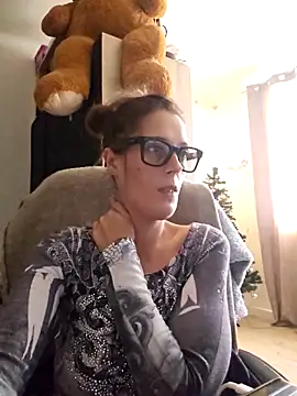 Snapshot of Mila_Luciphya chatting on December 5, 2:14 pm Mila Luciphya online show from December 5, 2:14 pm