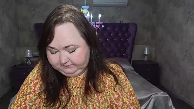 Eloisa Eliot online show from October 20, 2:50 pm