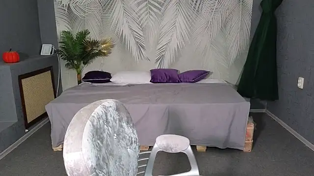 Eloisa Eliot online show from November 4, 3:33 pm