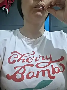 vaneza1999 online show from October 24, 9:55 pm