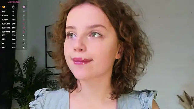 Snapshot of GabiMeshuggah chatting on February 18, 9:11 pm GabiMeshuggah online show from February 18, 9:11 pm