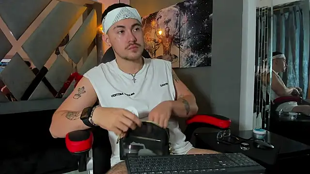 BrunoWalkerr online show from October 17, 12:41 pm