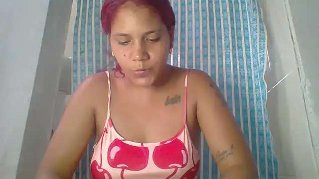 Snapshot of Daila_Lucia chatting on June 19, 10:57 pm Daila Lucia online show from June 19, 10:57 pm