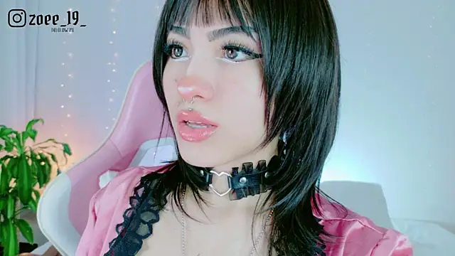 cuteezoe online show from May 2, 4:06 am