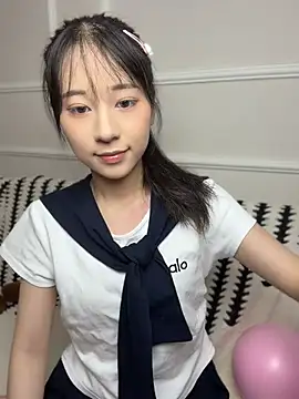 Snapshot of shishi0688 chatting on July 21, 2:52 pm shishi0688 online show from July 21, 2:52 pm