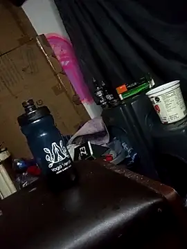 Snapshot of destroassbig2 chatting on February 12, 9:15 am destroassbig2 online show from February 12, 9:15 am