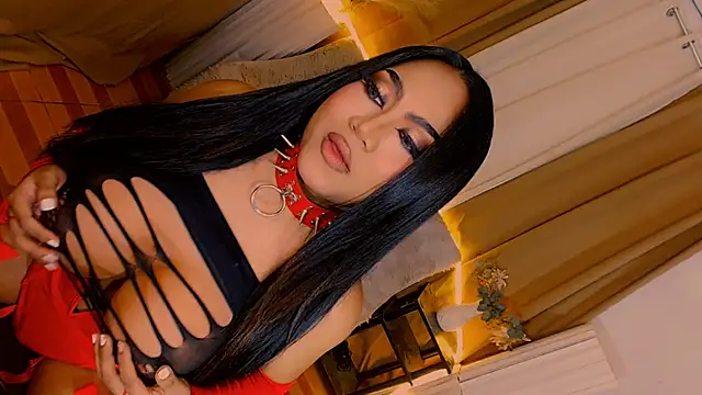 Snapshot of Lilly-lou chatting on May 24, 2:11 pm Lilly-lou online show from May 24, 2:11 pm