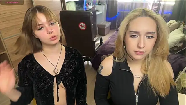 Snapshot of xxx_sandra_ chatting on May 14, 1:51 pm xxx sandra online show from May 14, 1:51 pm