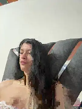 Snapshot of LiaCollings chatting on May 5, 11:29 am LiaCollings online show from May 5, 11:29 am