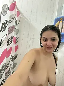 Snapshot of emily_cooper_t chatting on May 24, 4:45 pm emily cooper t online show from May 24, 4:45 pm