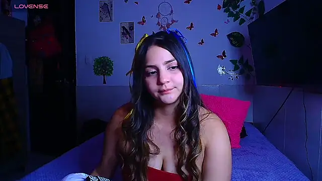 Snapshot of emily_cooper_t chatting on July 4, 1:12 am emily cooper t online show from July 4, 1:12 am