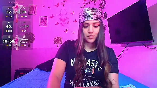 Snapshot of emily_cooper_t chatting on July 29, 10:08 pm emily cooper t online show from July 29, 10:08 pm