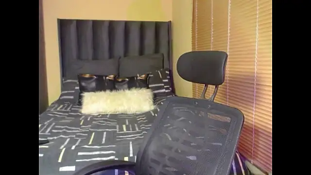 Snapshot of NawtyLisa chatting on May 28, 7:00 pm NawtyLisa online show from May 28, 7:00 pm