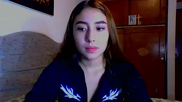 Snapshot of SweetMaddiee_ chatting on October 24, 1:13 am SweetMaddiee  online show from October 24, 1:13 am