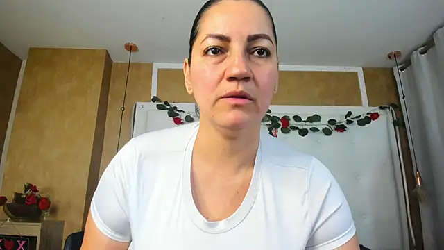 Snapshot of Heidy_milf chatting on May 25, 8:15 pm Heidy milf online show from May 25, 8:15 pm
