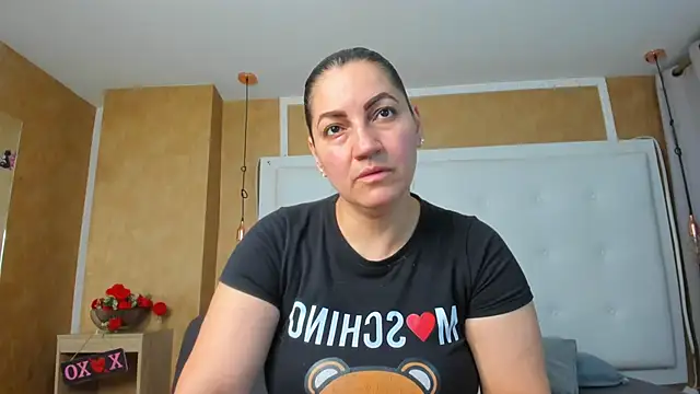Snapshot of Heidy_milf chatting on June 26, 8:02 pm Heidy milf online show from June 26, 8:02 pm