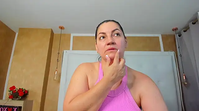 Snapshot of Heidy_milf chatting on July 9, 8:35 pm Heidy milf online show from July 9, 8:35 pm