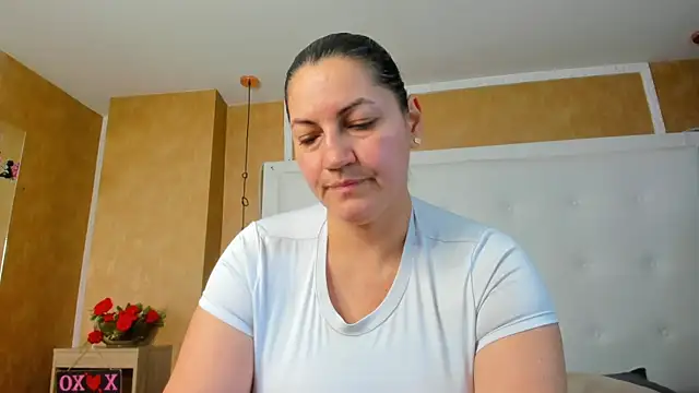 Snapshot of Heidy_milf chatting on July 10, 8:33 pm Heidy milf online show from July 10, 8:33 pm